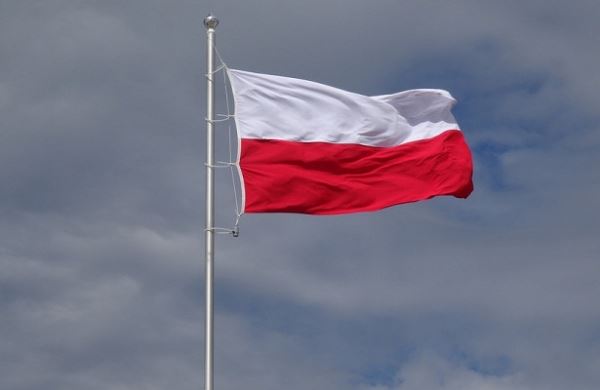 <br />
«Осталось только брызгать слюной»: почему Польша защищает пособника Гитлера<br />

