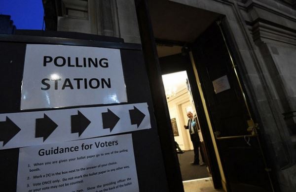 <br />
В Великобритании открылись избирательные участки<br />
