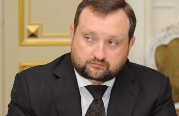 <br />
Экс-глава Нацбанка заявил о реальности дефолта Украины<br />
